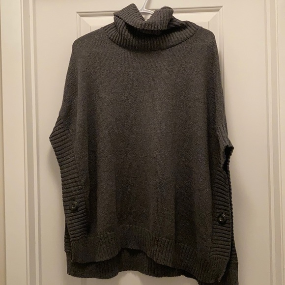 Black oversized turtleneck sweater - Picture 1 of 3